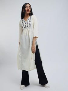 Zudio Off-White Embroidered A-Line Kurta